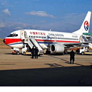 桂林两江空运代理航空快运业稳步发展的原因是什么？